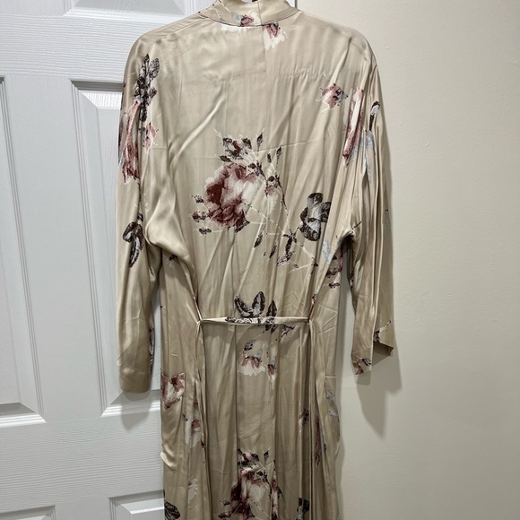 ARITZIA DUSTER - Picture 2 of 7